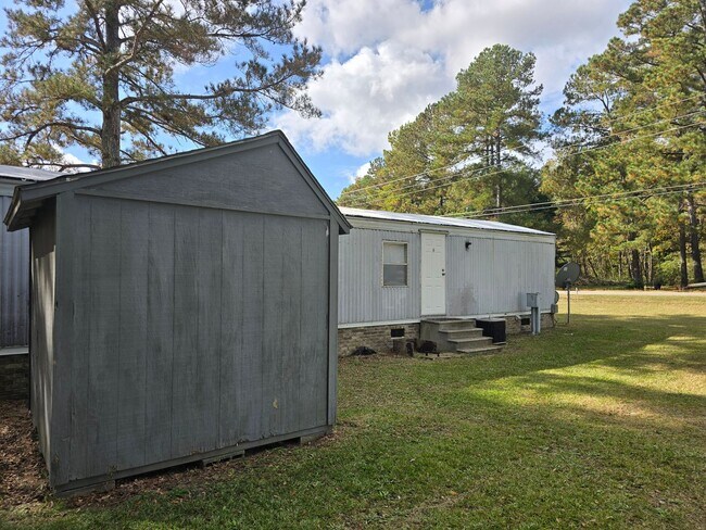 Building Photo - 826 Rembrant Road