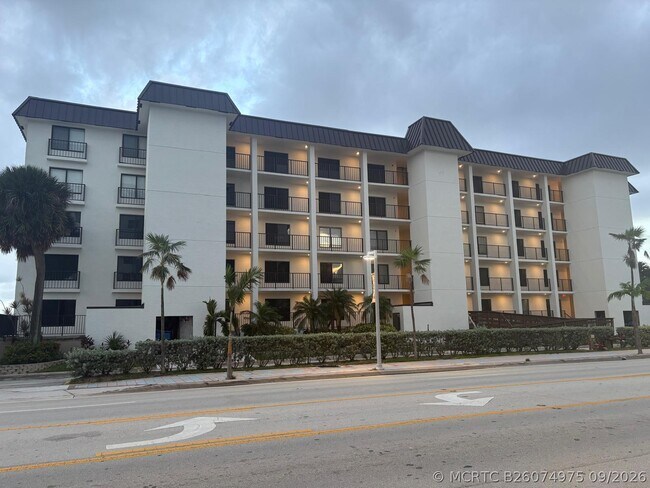 Foto del edificio - 3200 N Ocean Dr