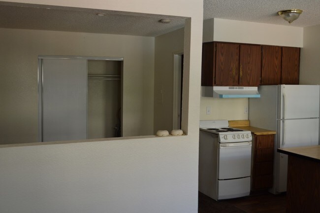 Foto del edificio - 4816 Koval Ln