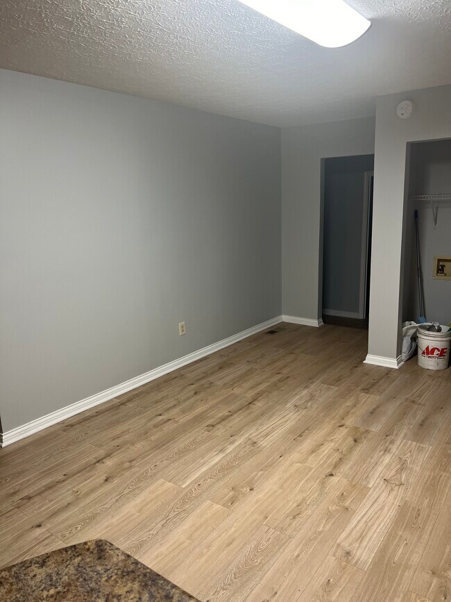 Building Photo - 210 Highland Ave