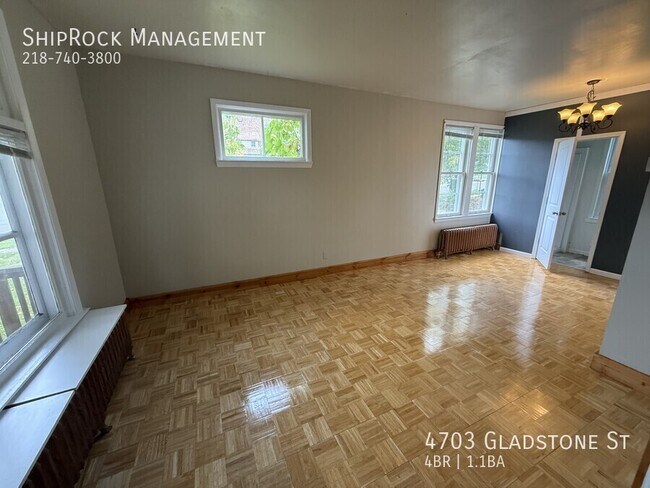 Building Photo - 4703 Gladstone St