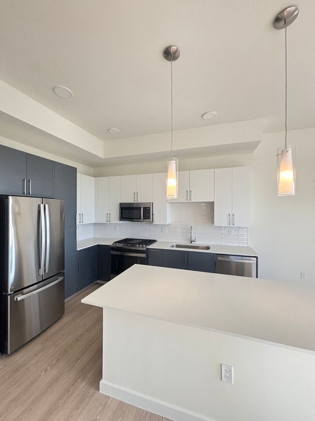 Building Photo - 19550 NE 26th Ave