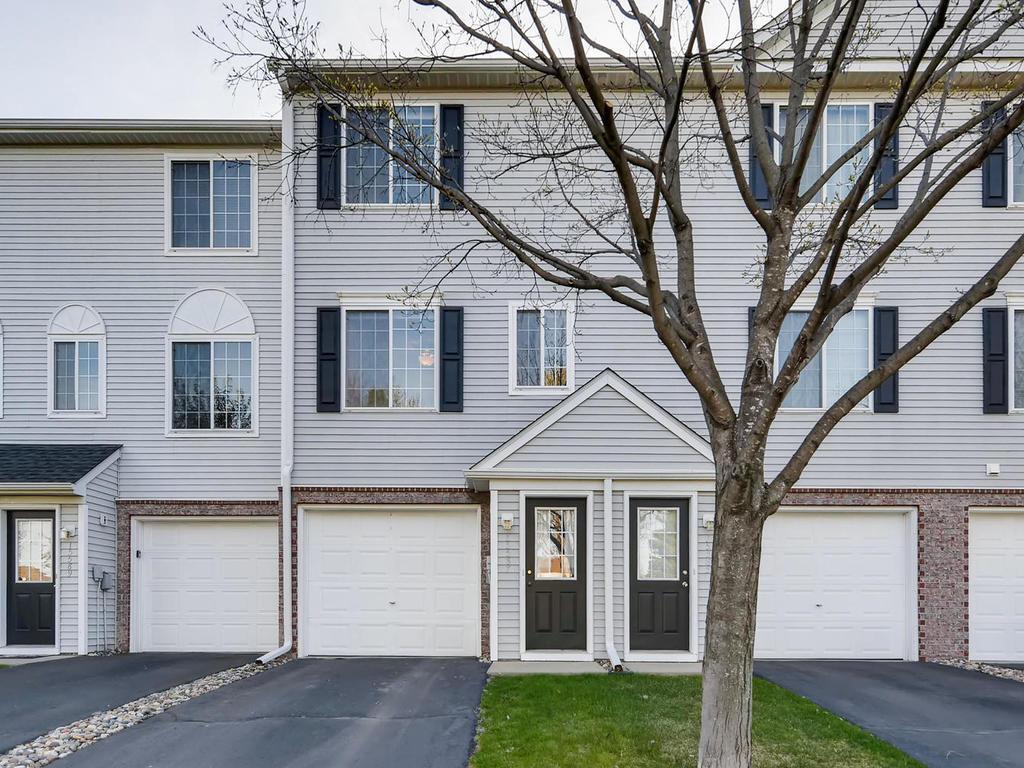 Foto principal - 15587 Flight Way