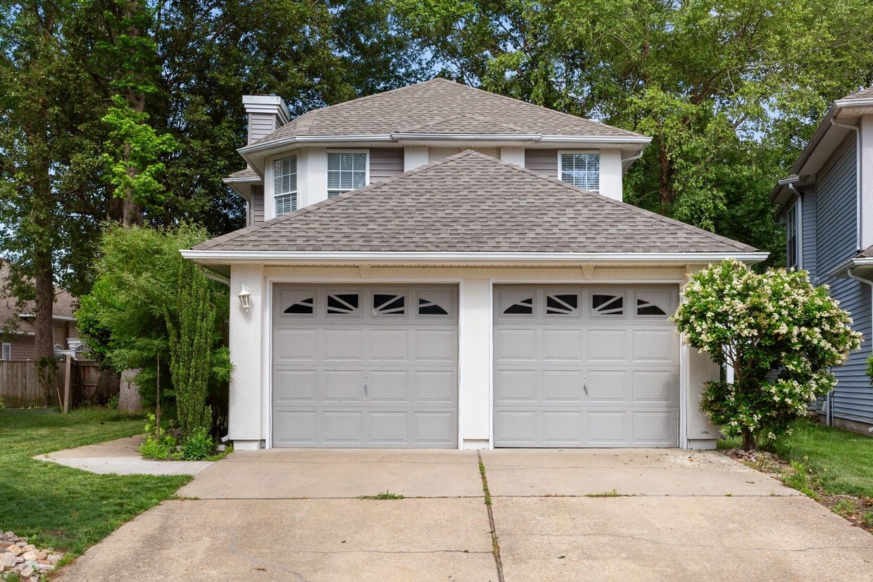 Foto principal - Spacious Kiln Creek Home with Smart Tech, ...