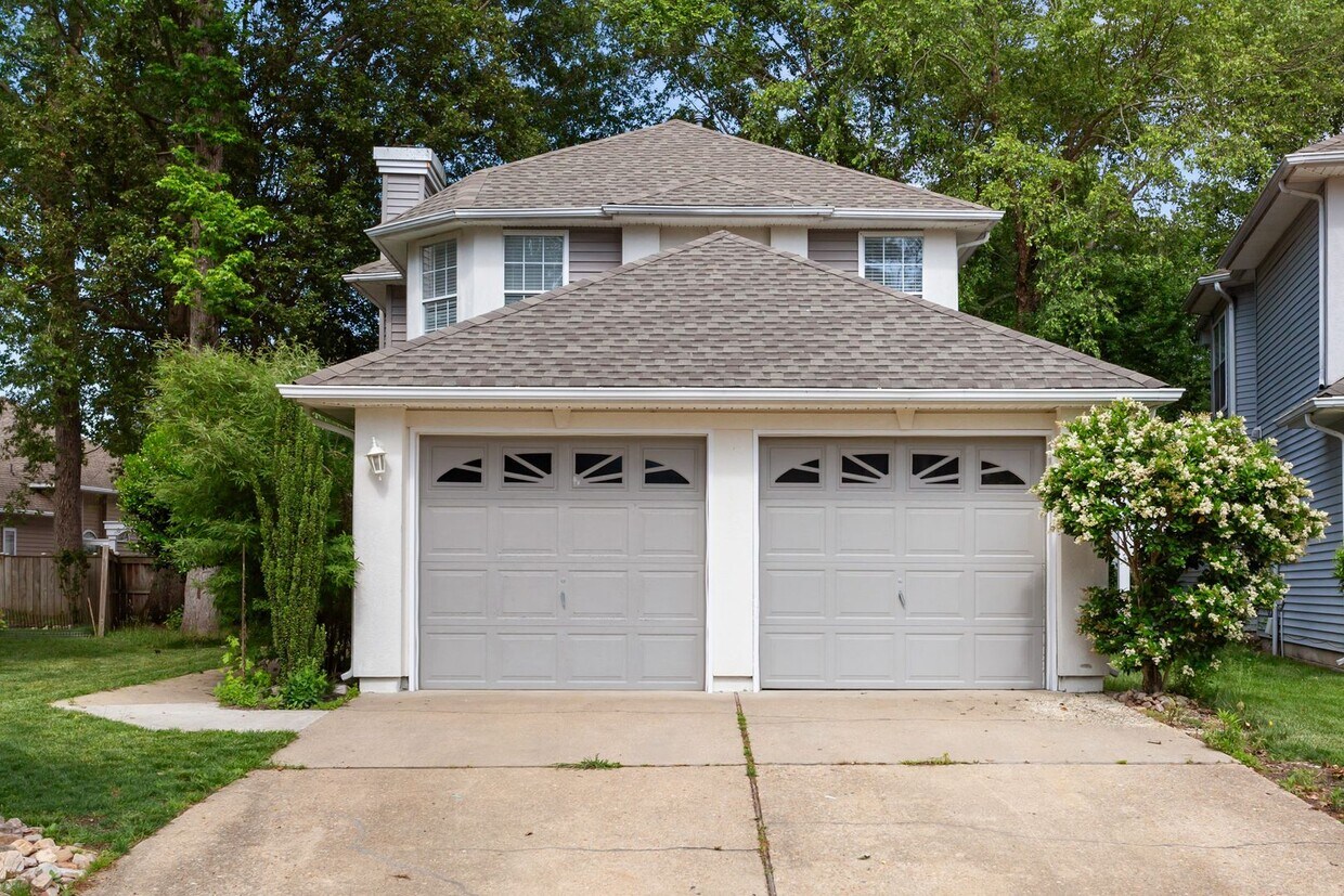 Primary Photo - Spacious Kiln Creek Home with Smart Tech, ...