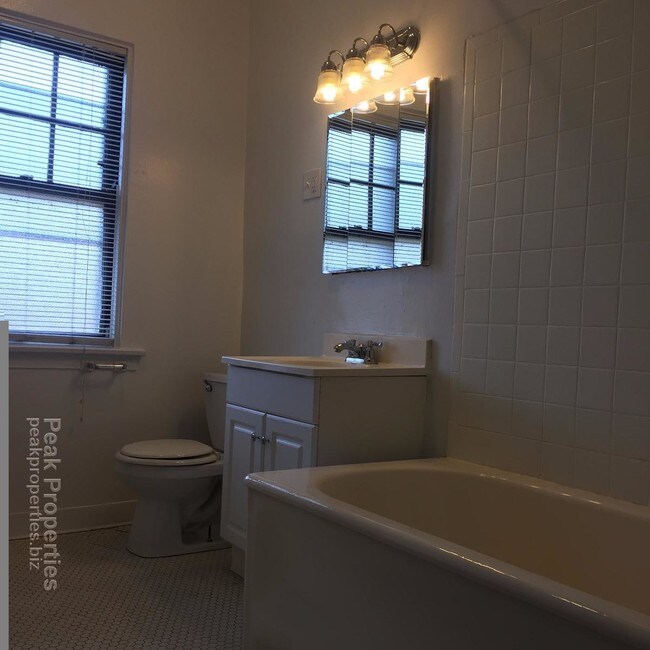 Foto del edificio - 1619 Ridge Ave