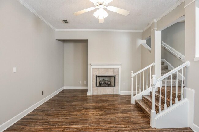 Foto del edificio - 5079 Mint Hill Ct