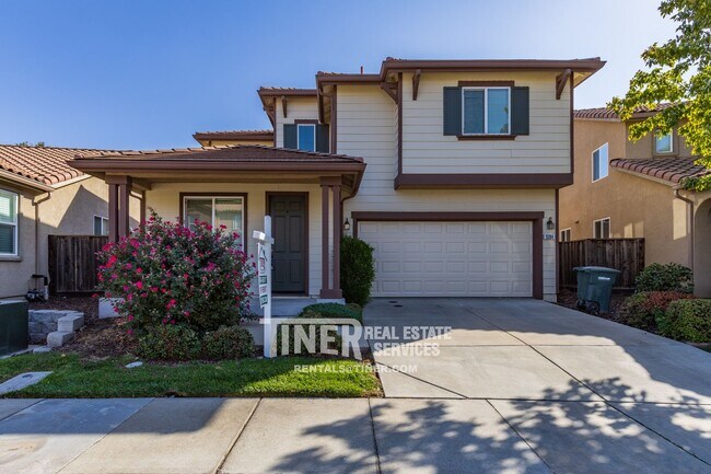 Building Photo - Beautiful two-story, 3 Bedroom North Natom...