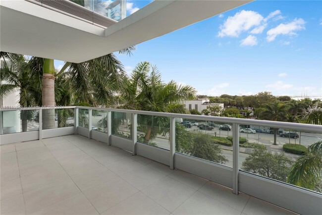 Building Photo - 900 Biscayne Blvd