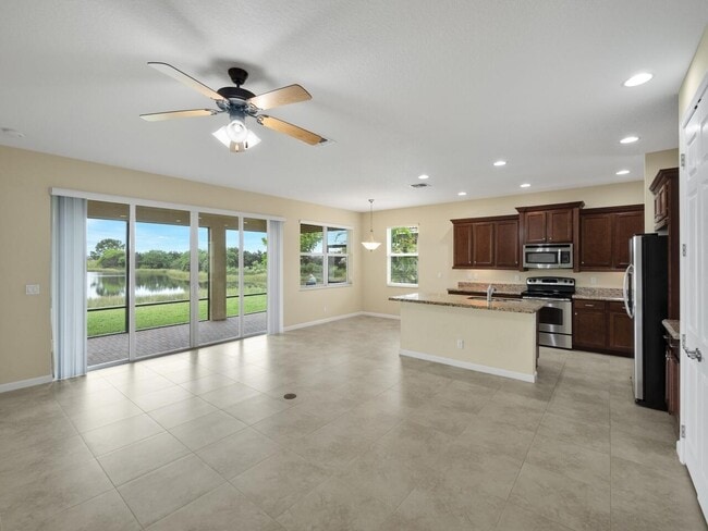 Building Photo - 12190 SW Bennington Cir