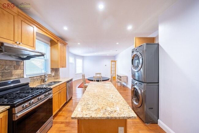 Photo - Bright and Sunny 3 bed 1 bath House