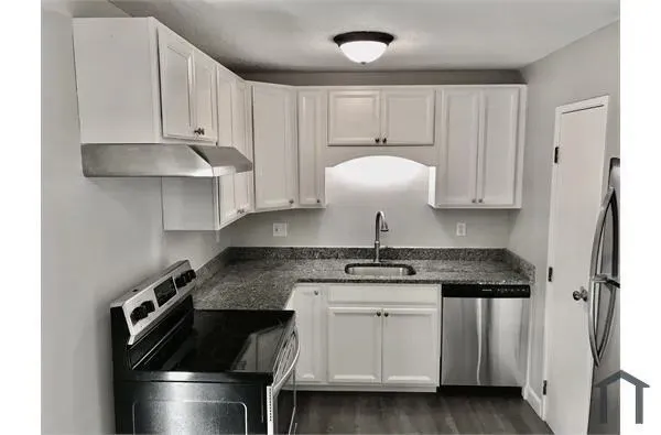 Foto principal - 4 Chapel Hill Dr