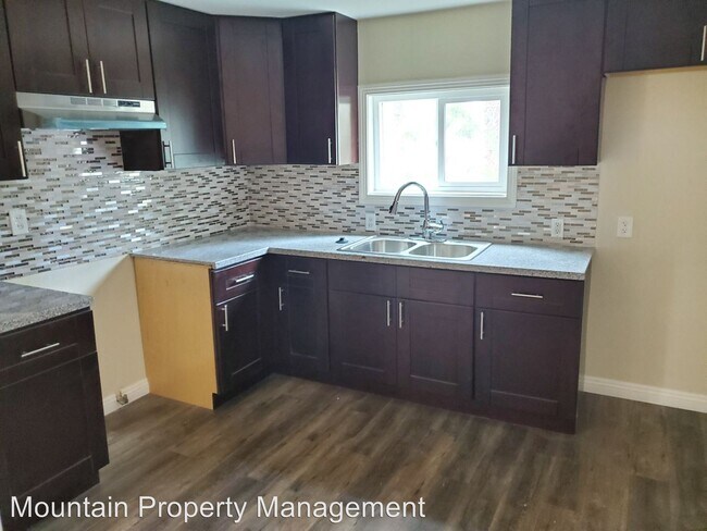 Building Photo - 3 br, 1 bath House - 761 Arth Dr