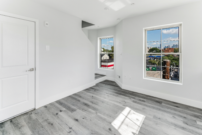 Building Photo - 4700 Chestnut St