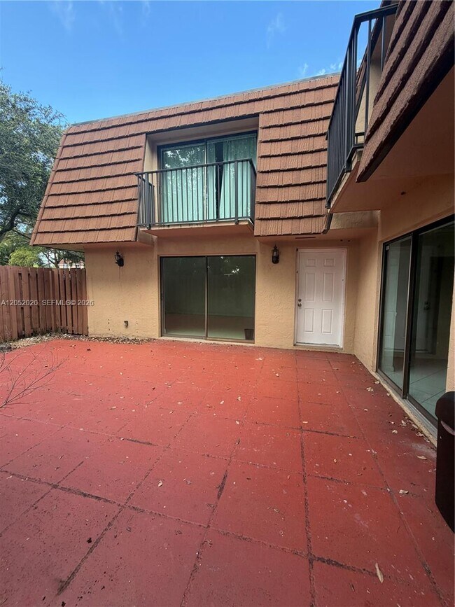 Building Photo - 2563 Camelot Ct