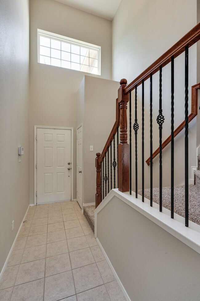 Foto del edificio - 6837 Waterhill Ln