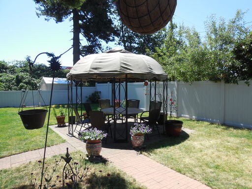 Foto del edificio - 818 4th St NE