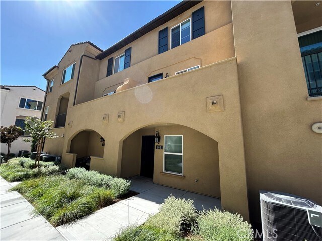 Primary Photo - 664 Panorama Ln