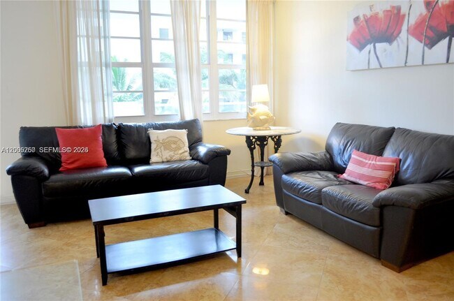 Foto del edificio - 100 Lincoln Rd