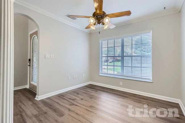 Building Photo - 13530 Coronado Dr