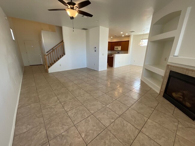 Building Photo - Vail School District, Large yard for your ...