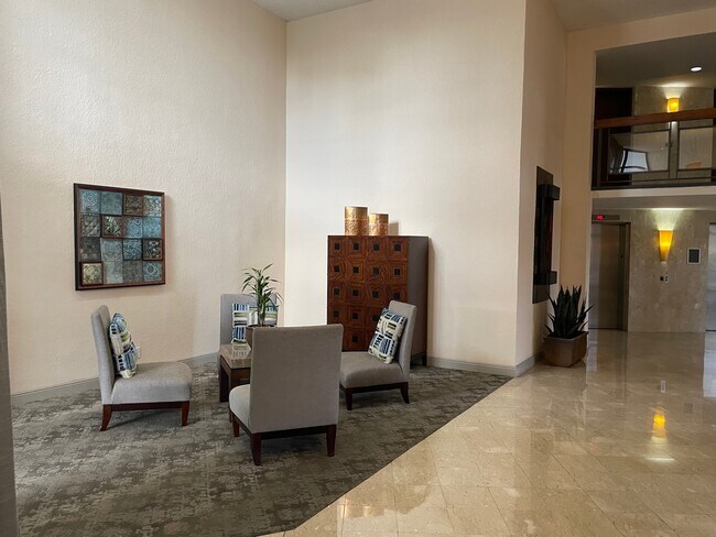 Foto del edificio - 400 Leslie Dr