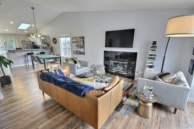 Foto del edificio - 5020 38th Street Ct NE
