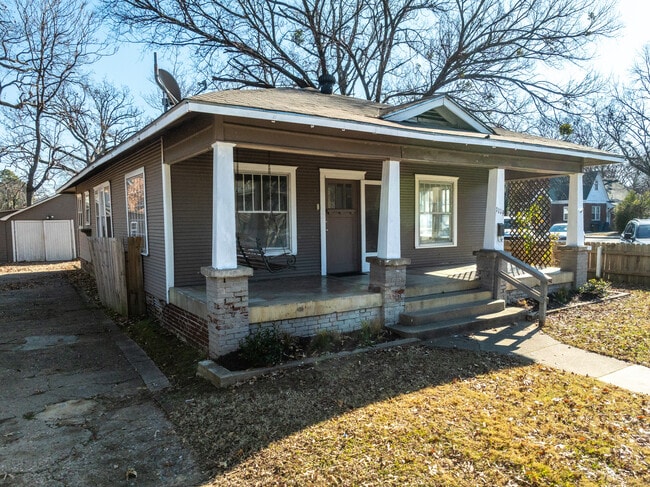 Building Photo - 1119 S 20th St