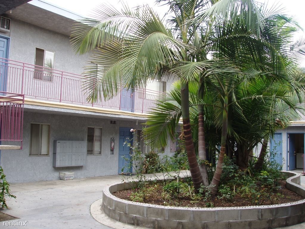 Primary Photo - 6890 Paramount Blvd