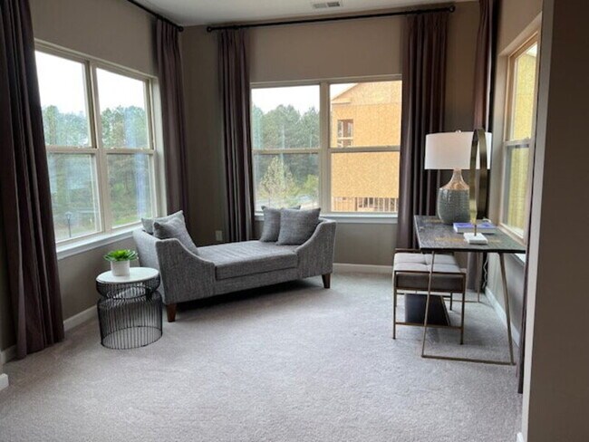 Building Photo - 209 Commons Ave