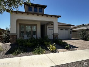 Building Photo - 1979 W Lariat Ln
