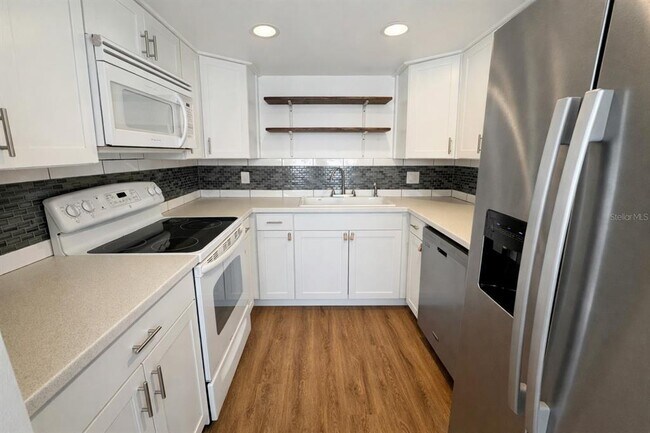 Foto del edificio - 11720 Park Blvd