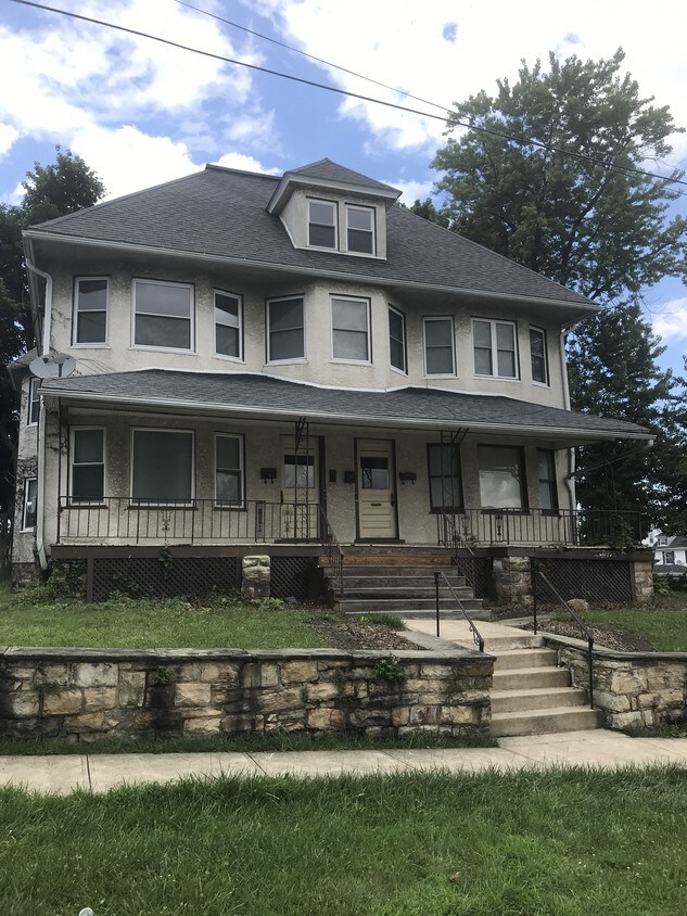 Front - 1508 Schlager St