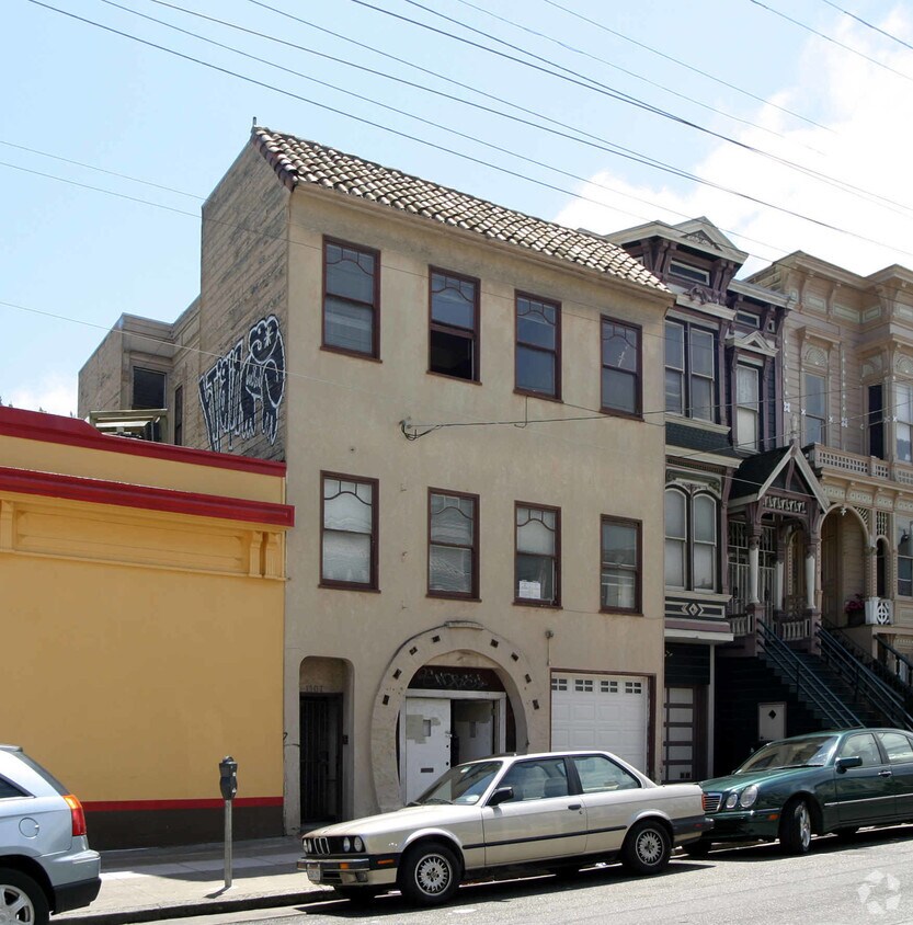 Building Photo - 1307 Hayes St