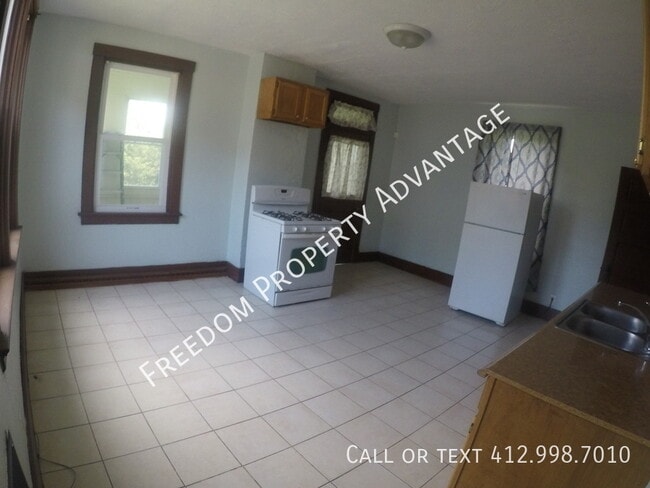 Foto del edificio - 939 Toman Ave - Clairton