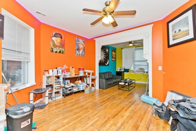 Foto del edificio - 3 bedroom in Chicago IL 60616