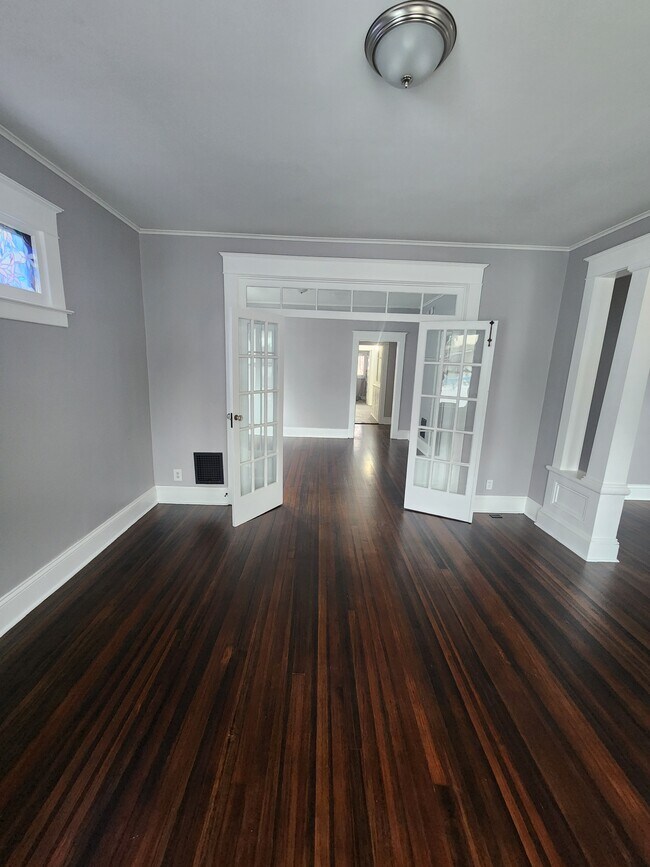 Foto del edificio - 1041 Regent St