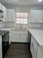 Interior Photo - Cottage Court Apartments