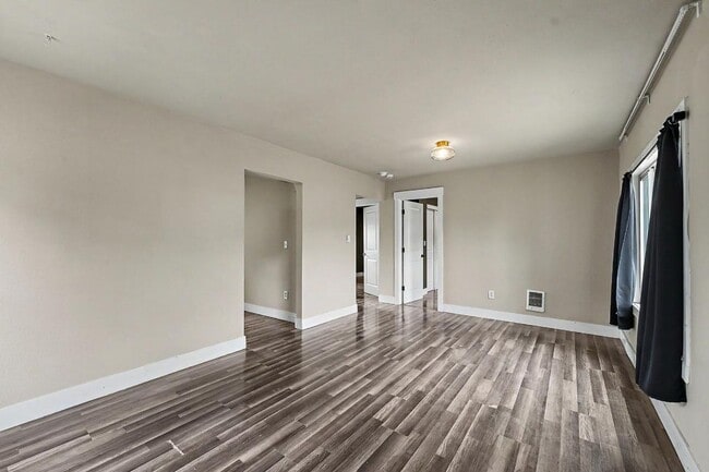 Building Photo - 14917 W Thorne Ln SW