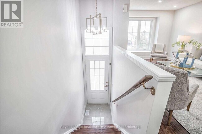 Photo du bâtiment - 7153 Fairmeadow Crescent