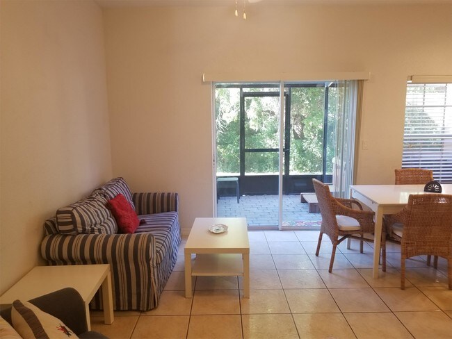 Foto del edificio - 2366 Caravelle Cir