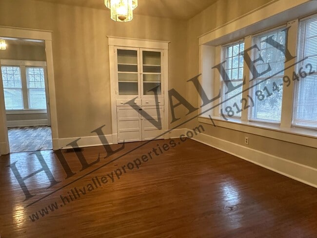 Building Photo - Two Bedroom Home in East Side Location