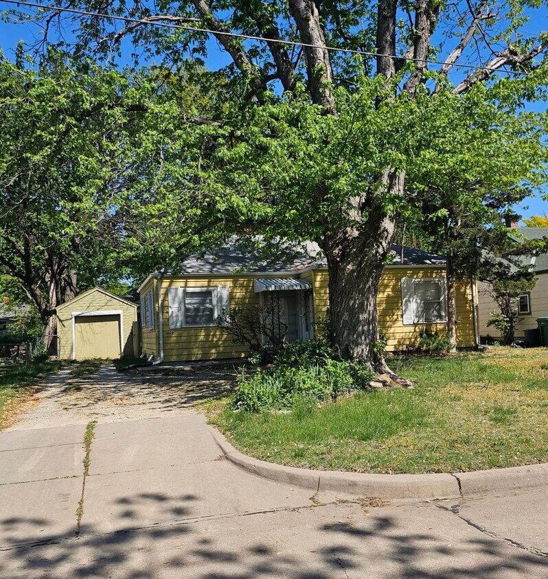 2022 S Crestway St, Wichita, KS 67218 House Rental in Wichita, KS