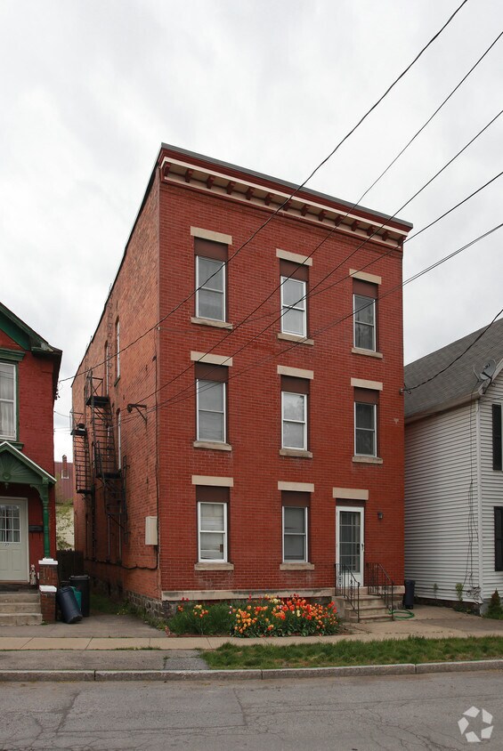 319 Front St, Schenectady, NY 12305 Apartments in Schenectady, NY