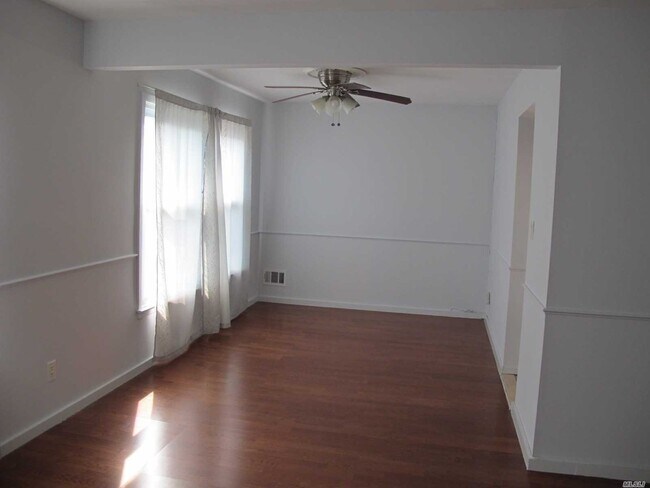 Foto del edificio - 214-32 Waters Edge Dr