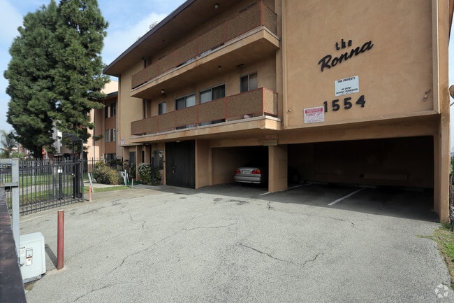 Building Photo - The Ronna Apartments