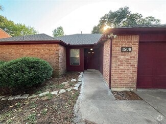 Building Photo - 1506 Park Maple Dr