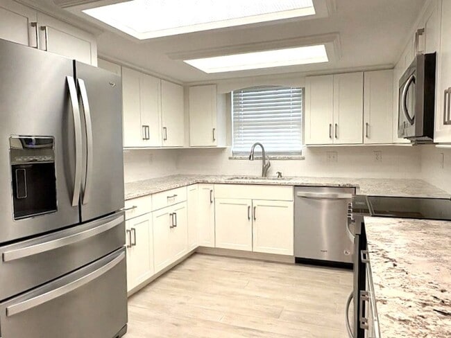 Building Photo - Beautiful 2 Bedroom Ormond Beach Home!