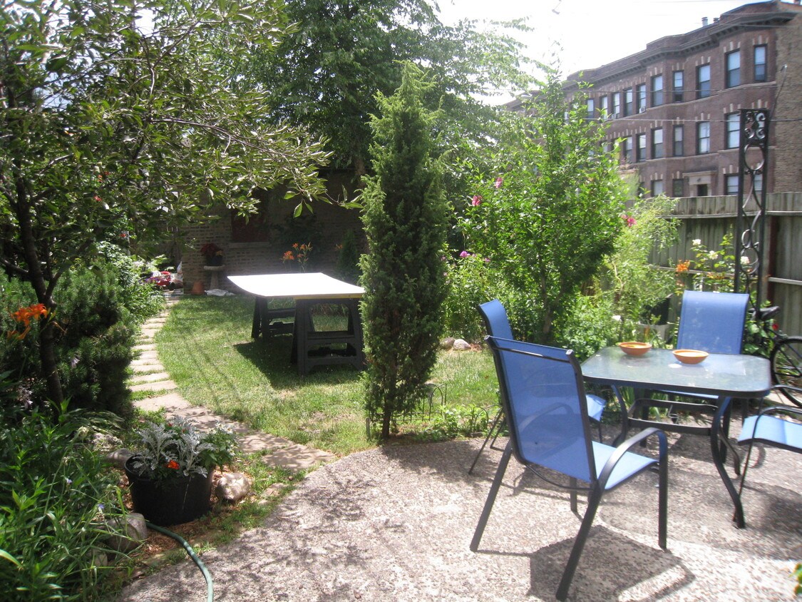 Primary Photo - 1143 W Patterson Ave