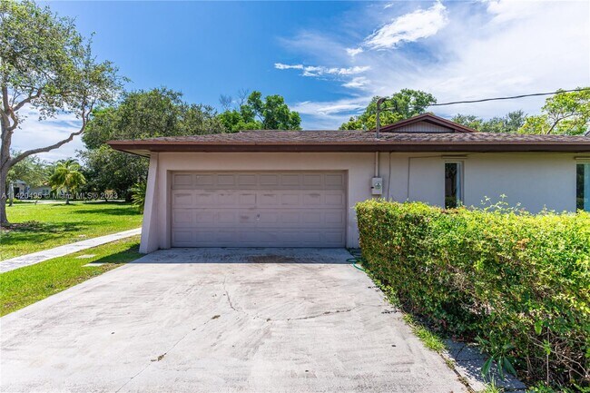 Foto del edificio - 8791 SW 124th St